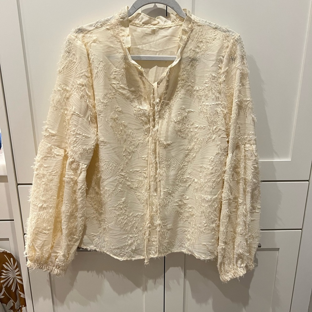 Source Unknown Cream Ruffled Long Sleeve Blouse